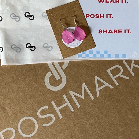 Meet your Posher, Chloe - Picture 7 of 7